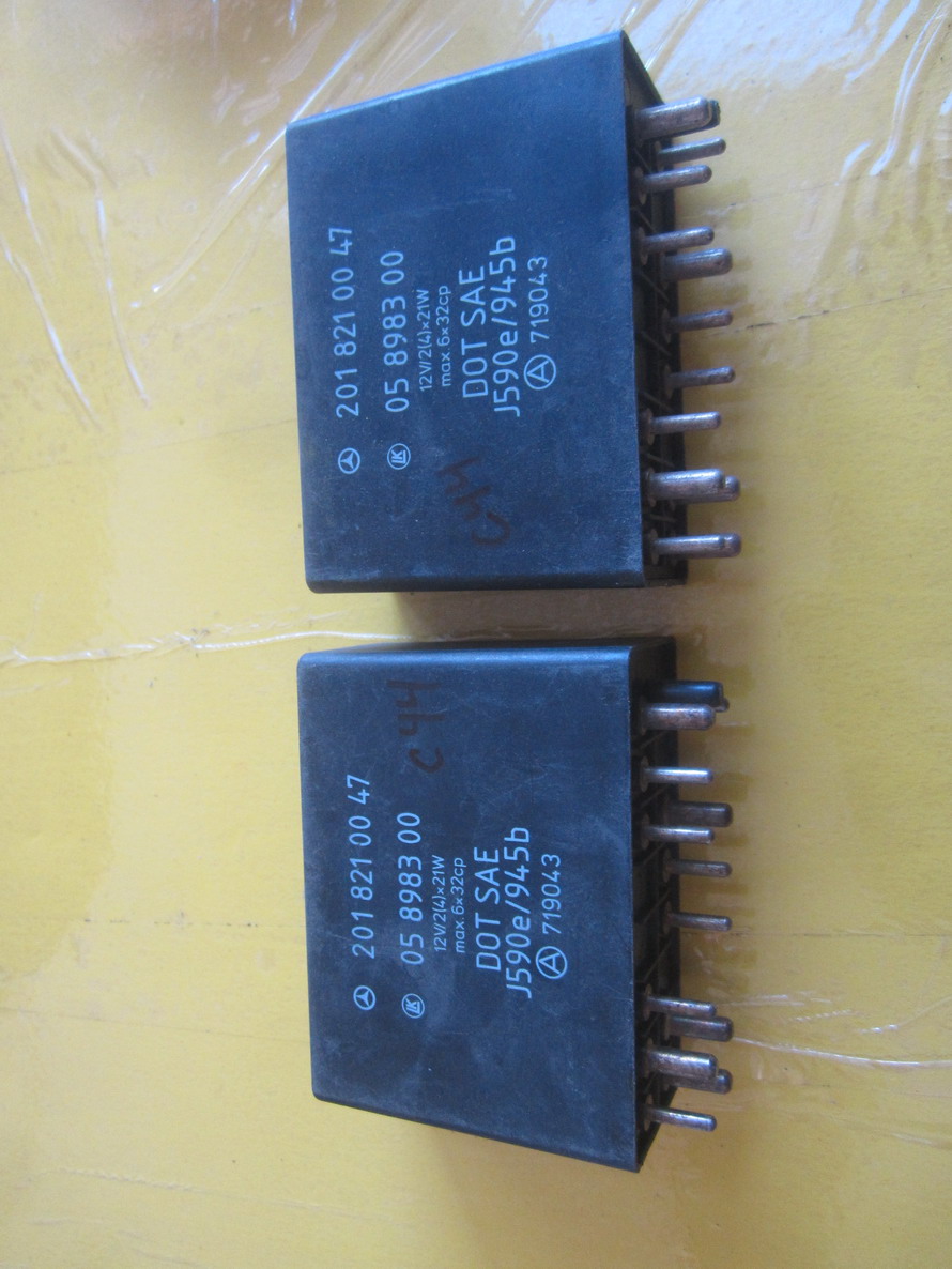 Mercedes Benz W124 Turn Signal Relay Flasher Wiper Relay 2018210047